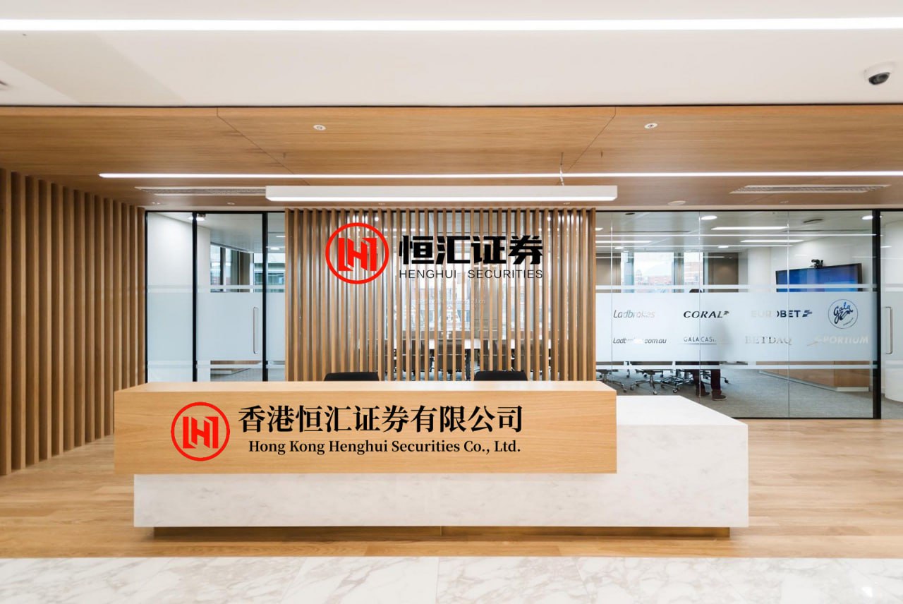 漢崋配资平台 张江人民嘴真严！居然藏着一处治愈水岸 ！电车喝咖啡、露营划皮艇...